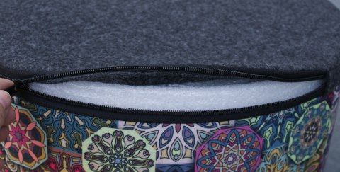 Okrągła pufa dekoracyjna, Bertoni, nadruk Valencia - do salonu, do pokoju dziecka, walec 40cm, elegancka, zamek błyskawiczny, zd Okrągła pufa dekoracyjna, Bertoni, nadruk Valencia - do salonu, do pokoju dziecka, walec 40cm, elegancka, zamek błyskawiczny, zd